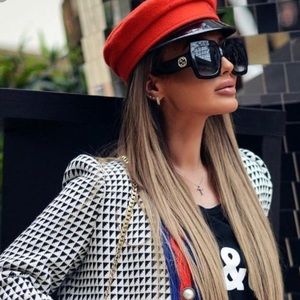 Beautiful sunglasses with sparkling!!😍🥳🥳